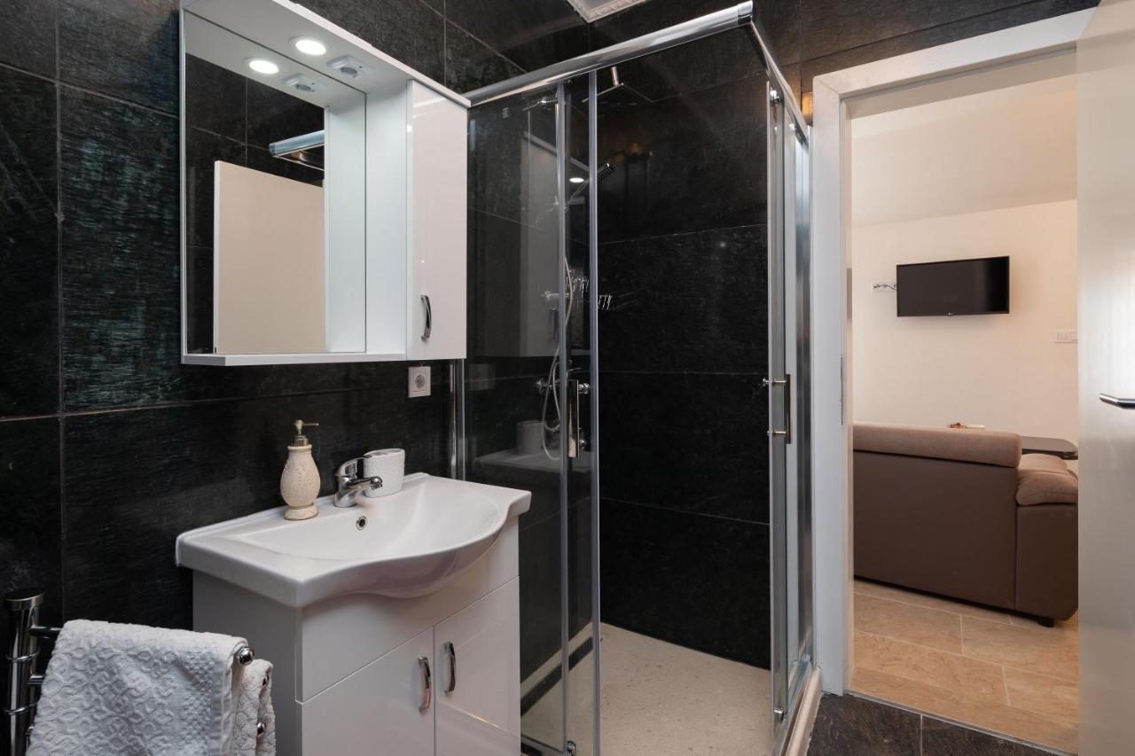 Luxury Stone Villa Nevija 2022 Private Villa Milna  Kültér fotó