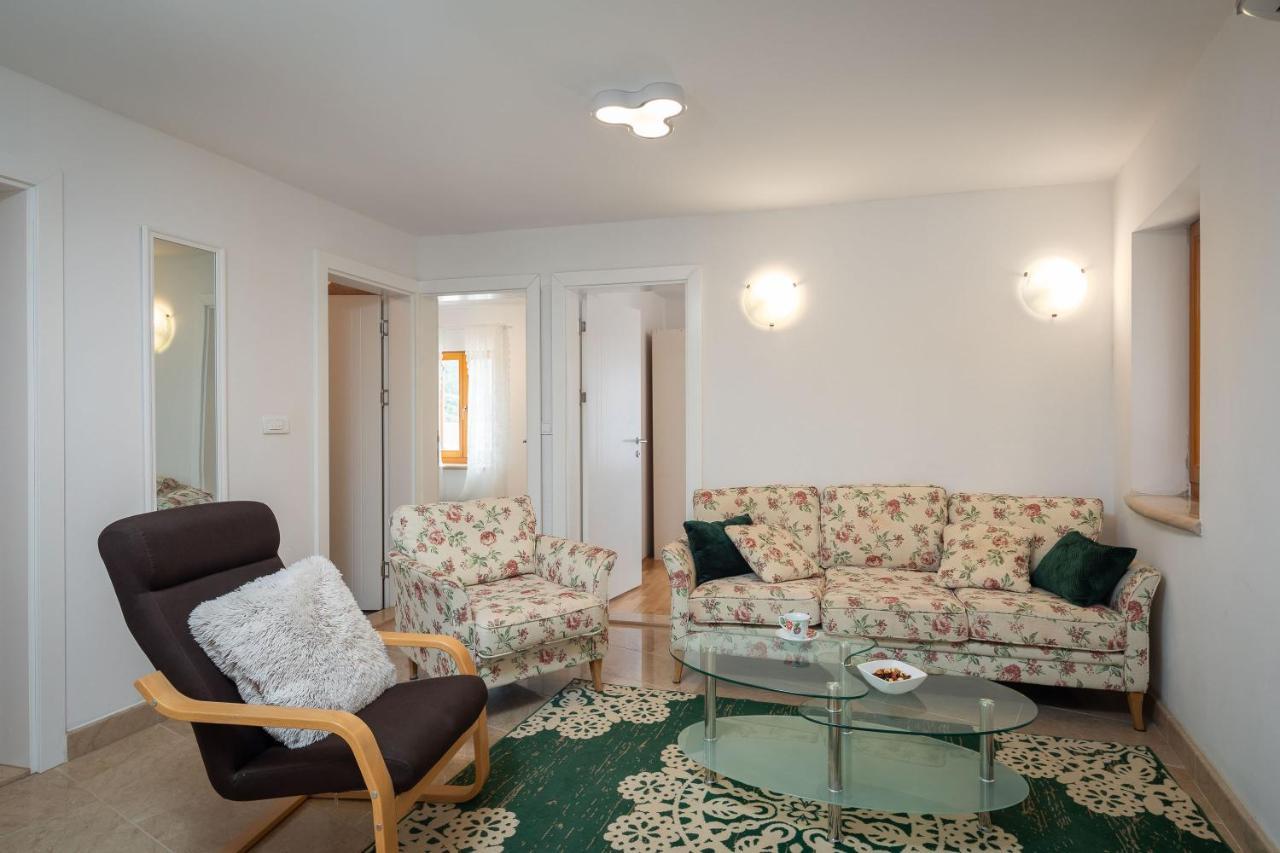 Luxury Stone Villa Nevija 2022 Private Villa Milna  Szoba fotó