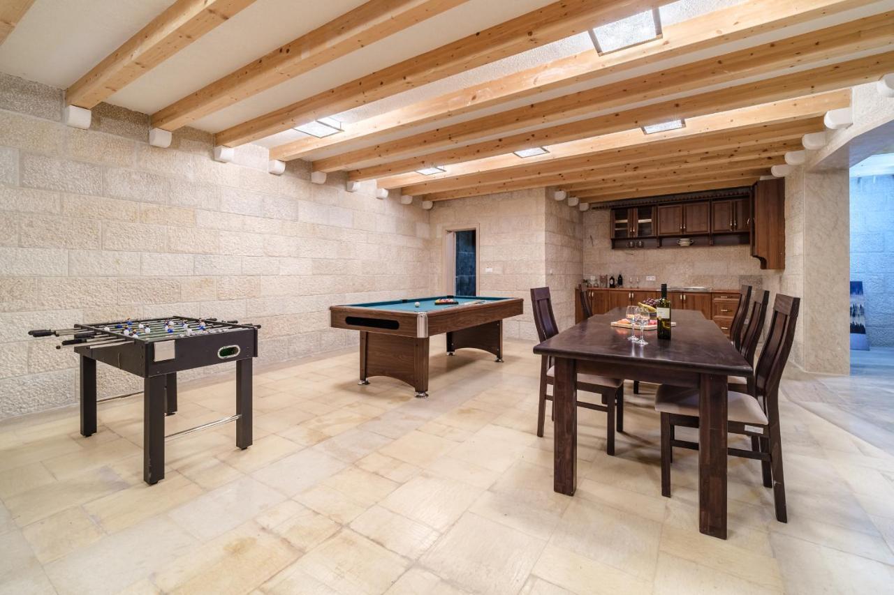 Luxury Stone Villa Nevija 2022 Private Villa Milna  Kültér fotó