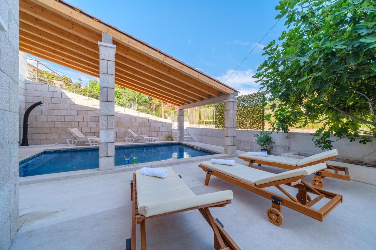 Luxury Stone Villa Nevija 2022 Private Villa Milna  Kültér fotó